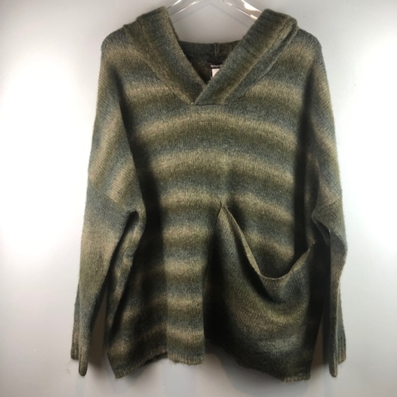 Kerisma Sweaters - Kerisma soft sweater hoodie Sz S/M